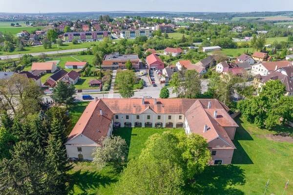"Měsíční výdaje na elektřinu jsou už nad naše síly." Buquoyové prodávají zámek Měšice
