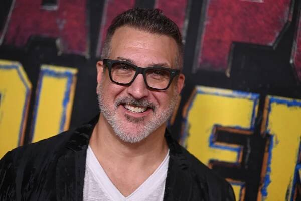 Joey Fatone Shares How Living In Orlando And His Daughters Help Keep Him Grounded