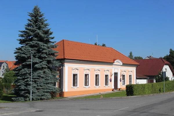 Hlavatce - obecní úřad foto 6