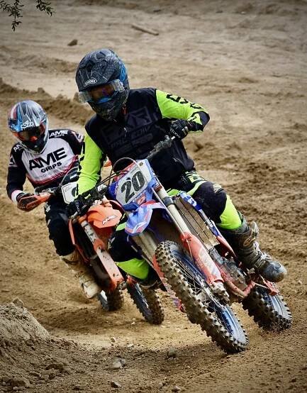 MOTOKROS "SOBOTA V GLENU": DVA TAKTY, DVOJITÁ KLASIFIKACE & ZÁVODY V DEŠTI (NE V DEŠTI) - Motocross Action Magazine