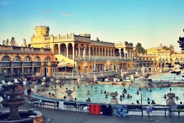 Návštěva Lázní Széchenyi: 5 důvodů, proč je to nezapomenutelný zážitek