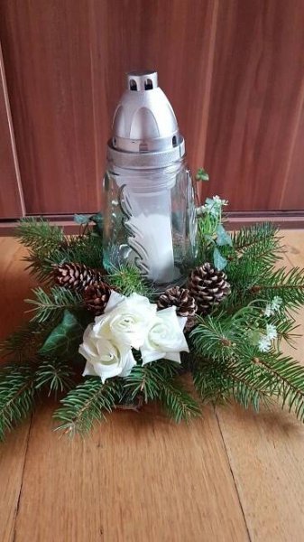 DIY Flower and Pine Cone Arrangement