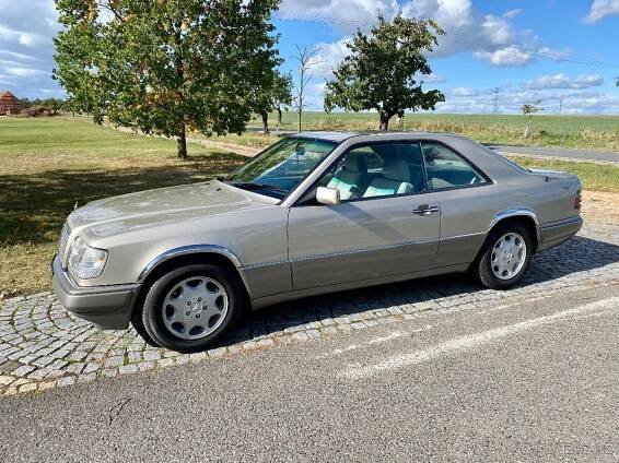 Mercedes Benz w124 E320 coupe - Praha 5