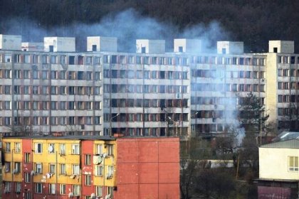 Košice: Bodnutia do krku, aj policajná varovná streľba na Luniku IX