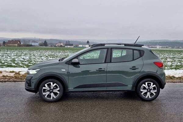 Dacia Sandero 2023 1.0 TCe STEPWAY 1685 km