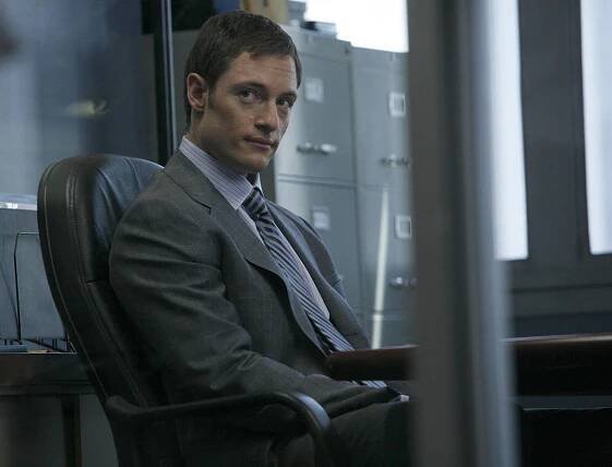 Dům loutek - Série 1 - Echo - Z filmu - Tahmoh Penikett