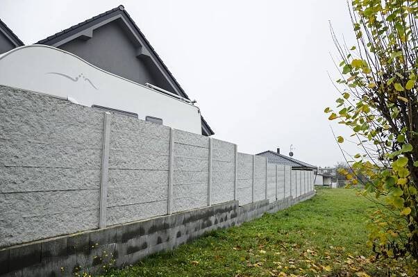 Betonová plotová deska: oboustranný reliéf KÁMEN