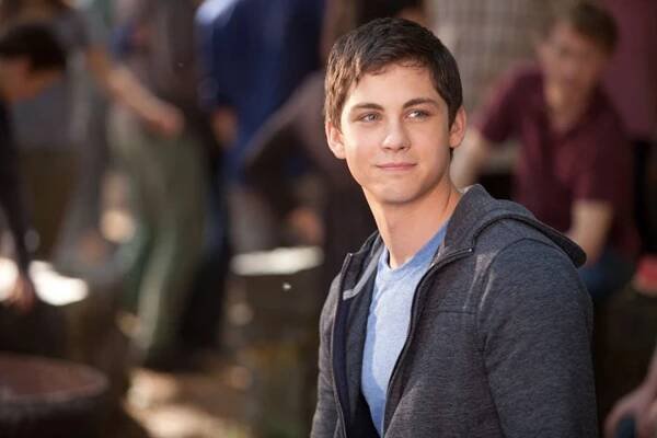 Oblíbené filmy Logana Lermana. Percy Jackson má rád Osvícení - TOPZINE.cz