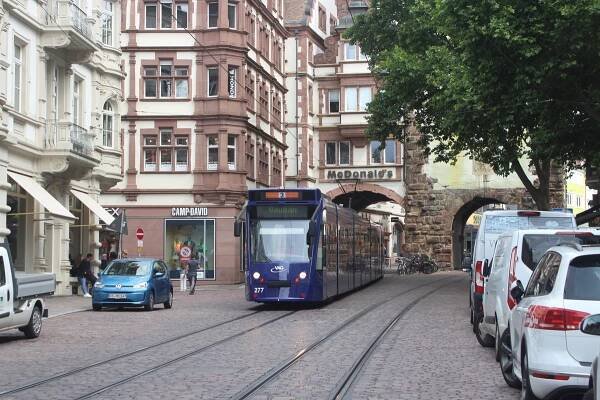 Freiburg – Straßenbahnen und Busse in Krefeld