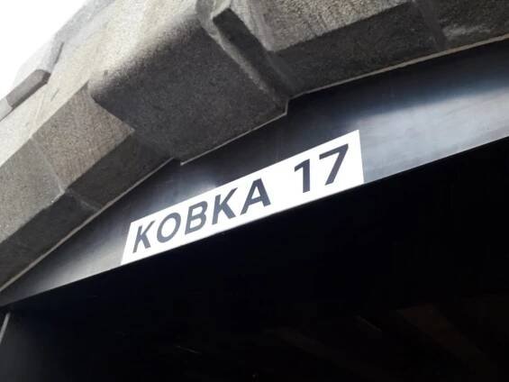 Knihy v kobce: Autorská čtení oživí smíchovskou náplavku. Prozatím pouze online