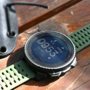 RECENZE: SUUNTO VERTICAL TITANIUM SOLAR – HODINKY NEJENOM DO VÝŠKY, ALE I DO DÁLKY