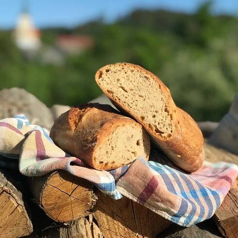 Kváskový chléb - TILAK vegetariánská wellness restaurace