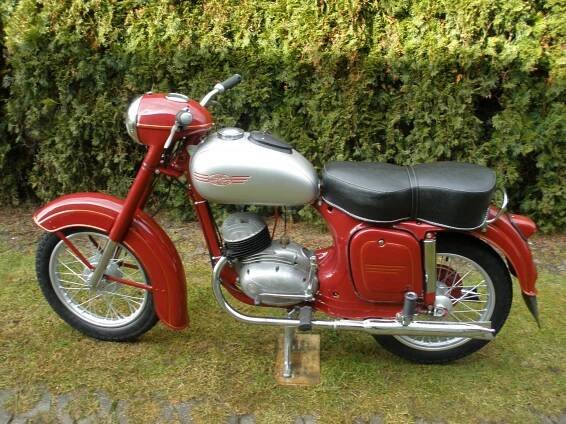 JAWA 150 Kývačka - Motoveterany.sk