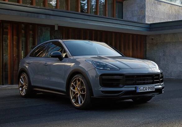 Porsche odhalilo nejrychlejší SUV z Nürburgringu. Proč má tak divné výfuky?