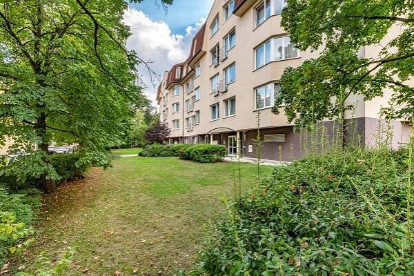 Prodej bytu 4+kk, terasa, parkovací stání, Praha 5 - Náměstí Josefa Machka 183 m2 - FARAON reality