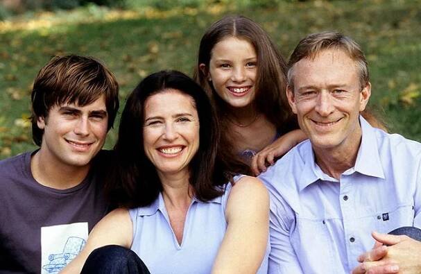 Mimi Rogers, Ted Shackelford - Past v dole - Z filmu