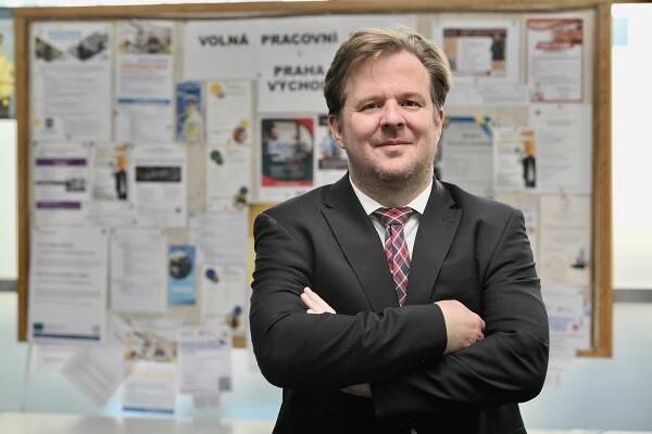 Nechceme vychovávat další generace lidí na dávkách, říká šéf Úřadu práce