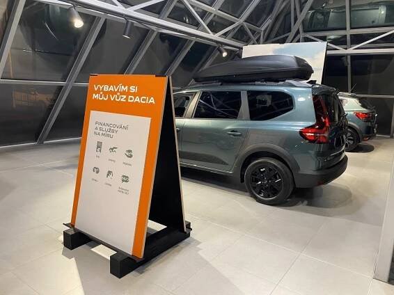 Pyramida Průhonice - Dacia