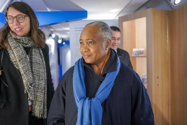 Singer Barbara Hendricks visits UNHCR Solidarity Train in Geneva as it arrives at the end of its journey, in Geneva, Switzerland.