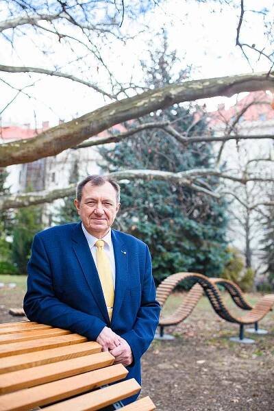 Profesor Jan Mareš se stal novým rektorem Mendelovy univerzity.