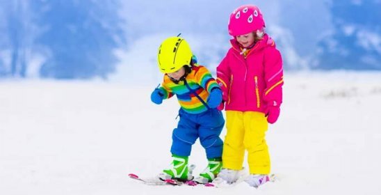 Naučte dítě lyžovat. Je třeba dodržet pár jednoduchých zásad a zvládnete to