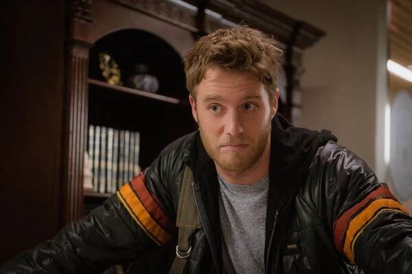 Všemocný - Vedlejší účinky zahrnují... - Z filmu - Jake McDorman