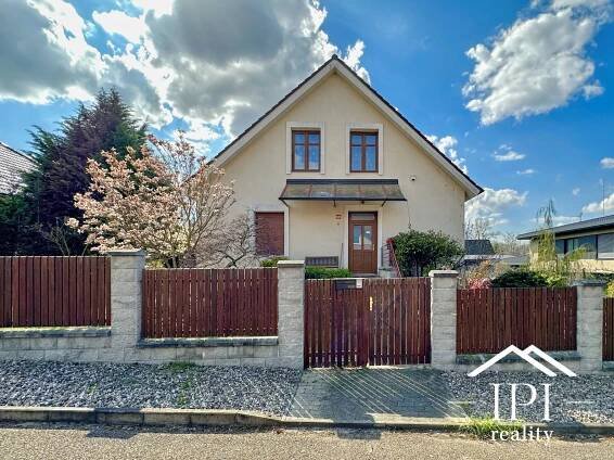 Pronájem domu 4+1 (121 m² + zahrada 994 m²) - IPI reality - Ivana Peterková Imik - realitní makléřka 