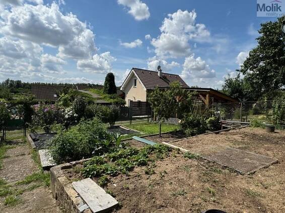 Most, prodej zahrady s domkem a dvěma kontejnery, ul. Okrajová, 466 m2