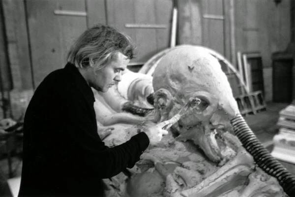 HR_Giger_Alien_behind-the-scenes_0517