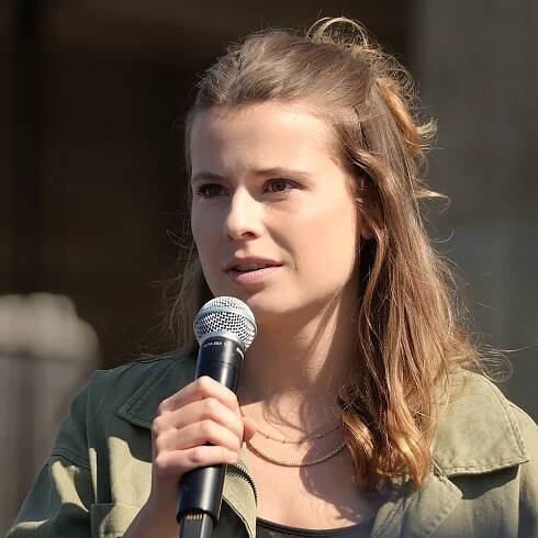 Soubor:Luisa Neubauer at 15 September 2023 Fridays for Future rally.jpg – Wikipedie