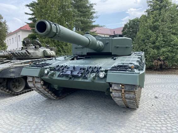 Česko chce 77 nejmodernějších tanků Leopard, starší kusy už armáda zkouší