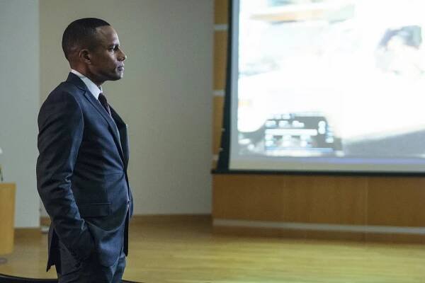V utajení - Spit on a Stranger - Z filmu - Hill Harper