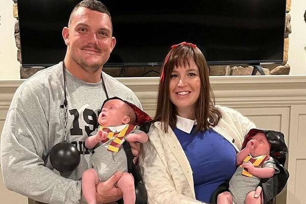 Ryan Kelly and Wife Emma Celebrate Twins' First Halloween with Harry Potter Costumes: 'The Boy(s) Who Lived'