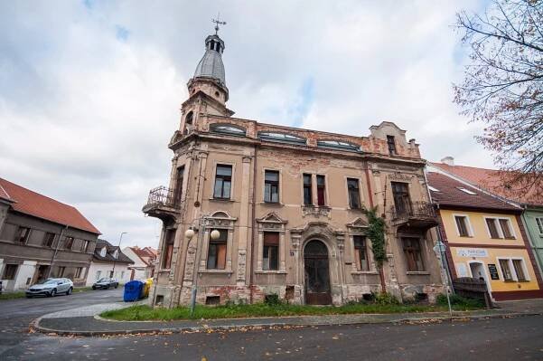 Záložna Kostelec nad Labem | Databáze domů s historií