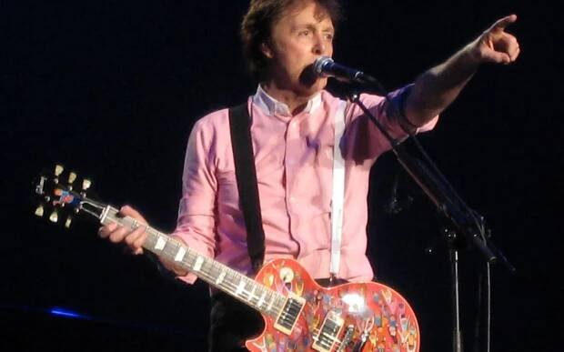 Galerie: Paul McCartney zazpíval v Praze a mluvil česky - Galerie - Echo24.cz