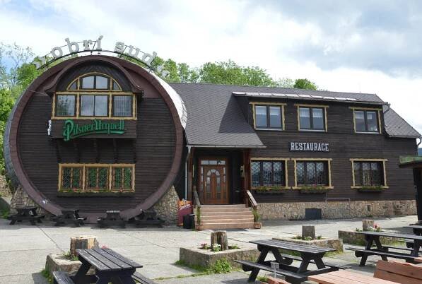 Restaurace Obří sud u lázní... - Výletní místo