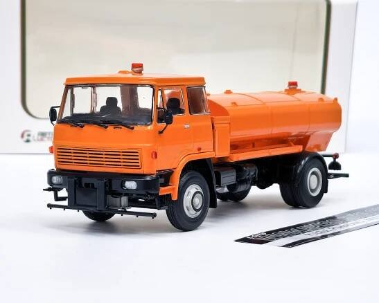 Liaz 100.850 SA 8 kropící vůz - oranžová MODIMIO 1:43