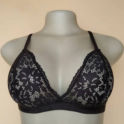 UK 6-8 – Secret Possessions Black Mesh Bralette – Okriks