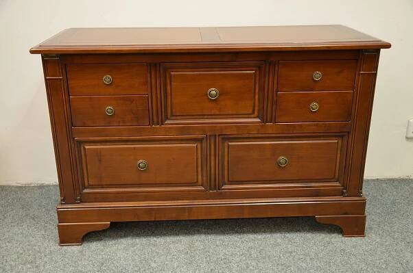 Biedermeier nábytek - Bydlení21.cz