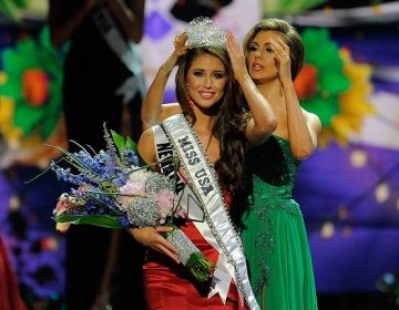 BATON ROUGE, LA - JUNE 08:  Miss Nevada Nia Sanchez is crowned Miss USA during the 2014 Miss USA Competition at The Baton Rouge River Center on June 8, 2014 in Baton Rouge, Louisiana.  (Photo by Stacy Revere/Getty Images)