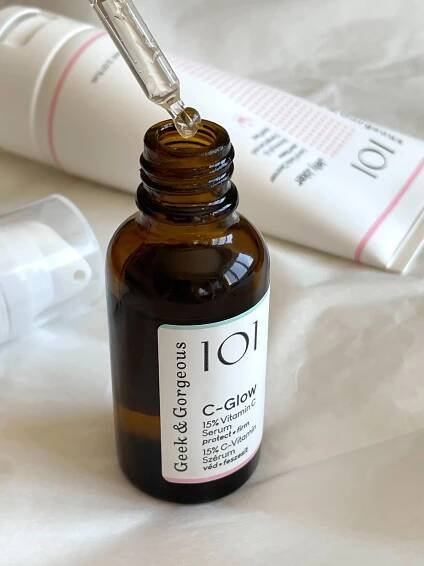 Geek & Gorgeous C-Glow Vitamin C Serum Review
