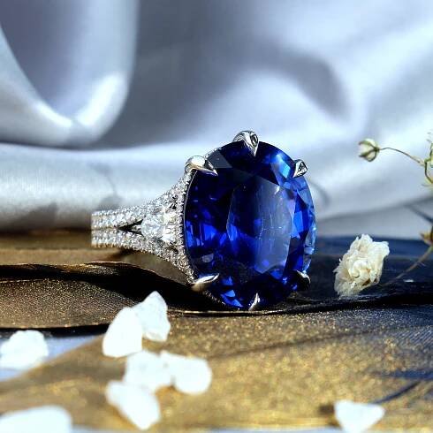 Pompos Jewelry | 2023 AGTA Spectrum Awards 2nd Place (Classical)