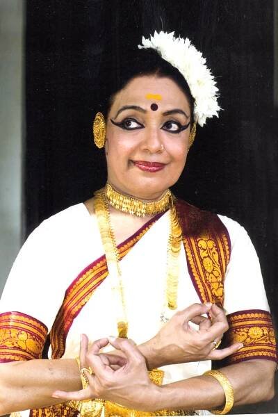 Bharati Shivaji: A Name Synonymous with Mohiniyattam – THE DANCE INDIA