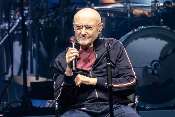 Phil Collins performs in Scotland in Oct. 2021