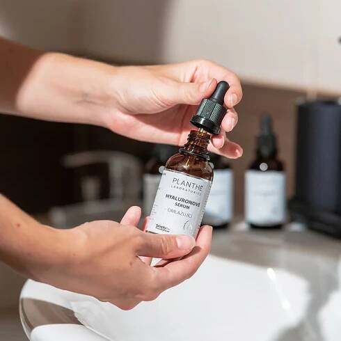 PLANTHÉ Laboratories Hyaluronové sérum omlazující 50 ml