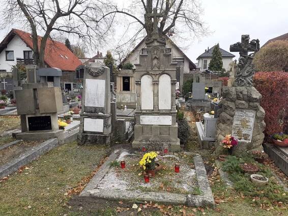 Fotogalerie • Hřbitov Nový Hradec Králové (Hřbitov) • Mapy.com