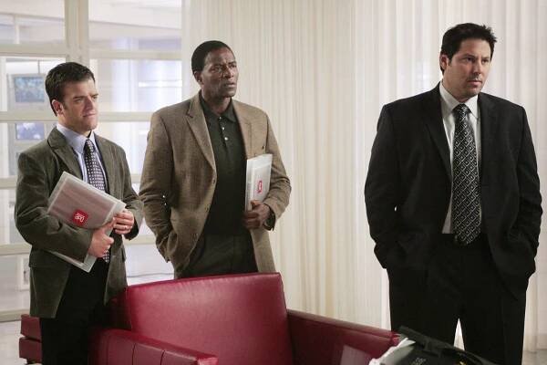 Alias - Doručitelný - Z filmu - Kevin Weisman, Carl Lumbly, Greg Grunberg