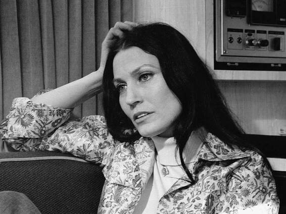 Woman Enough: The Irrepressible Loretta Lynn in 18 Vintage Photographs