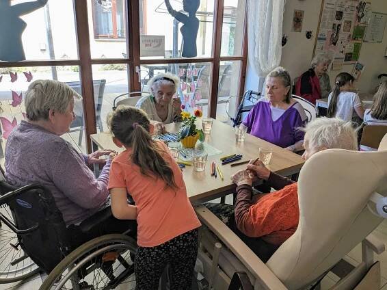 Radostínská škola znovu v AH Sychrov | Alzheimer Home