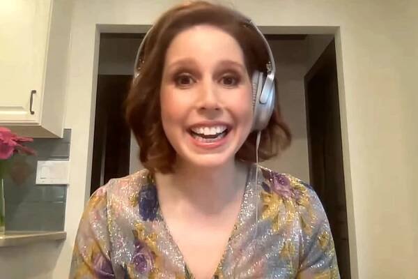 Vanessa Bayer Dishes on SNL Sketch with Ryan Gosling
